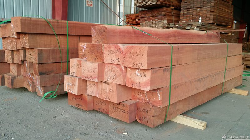 在选购生态板时，以下指标需要重点关注：